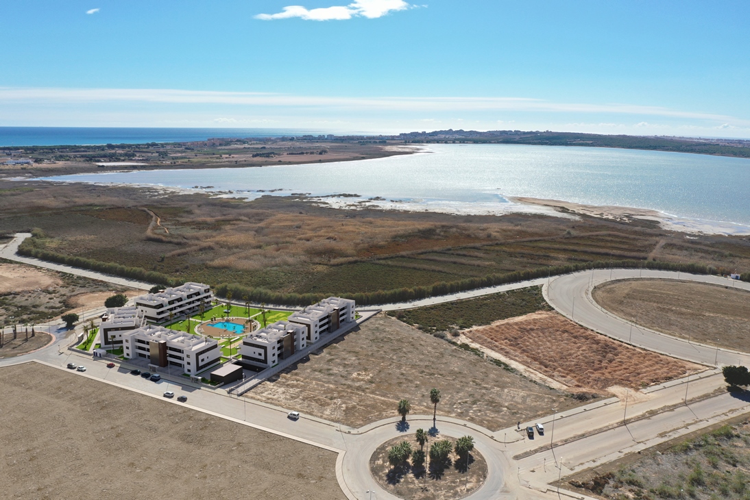 Appartement Touristique Penthouse Neuf de 64 m2 à Guardamar del Segura à Guardamar del Segura — photo 4