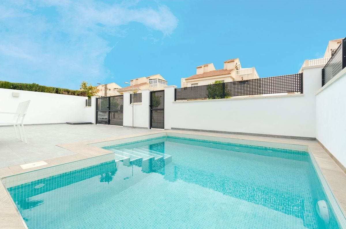 Très Belle Villa Neuve de 3 chambres à Torrevieja avec vue sur le Lac Rose à Torrevieja — photo 3