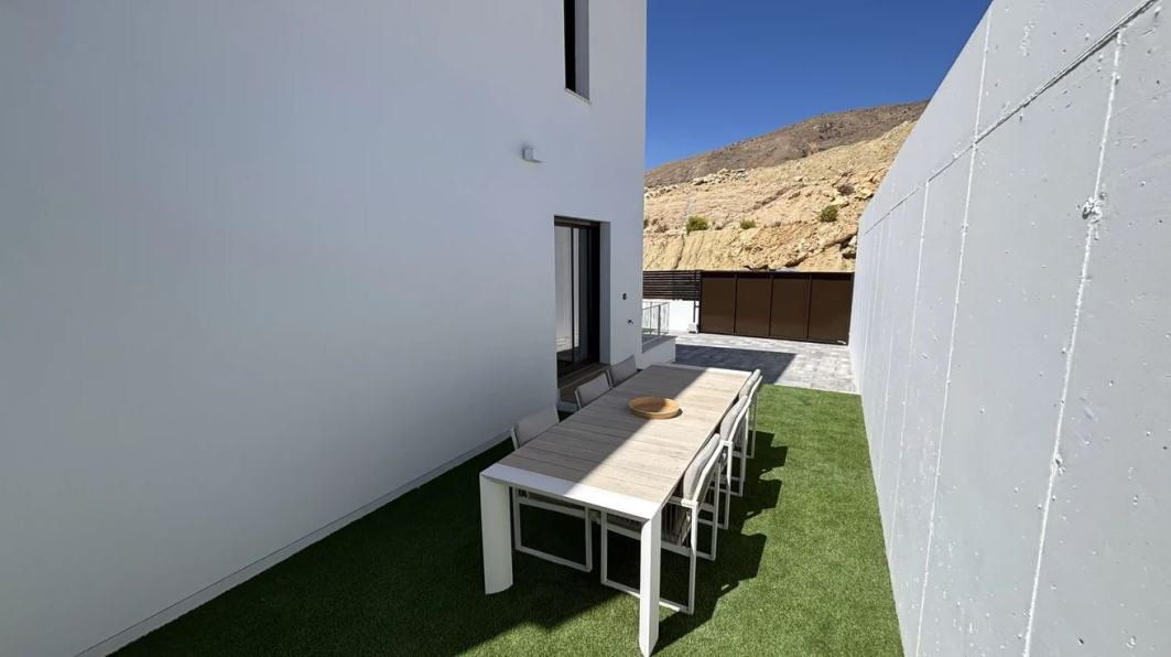 Superbe Villa Neuve de 129 m2 située sur les hauteurs de Benidorm à Finestrat — photo 4