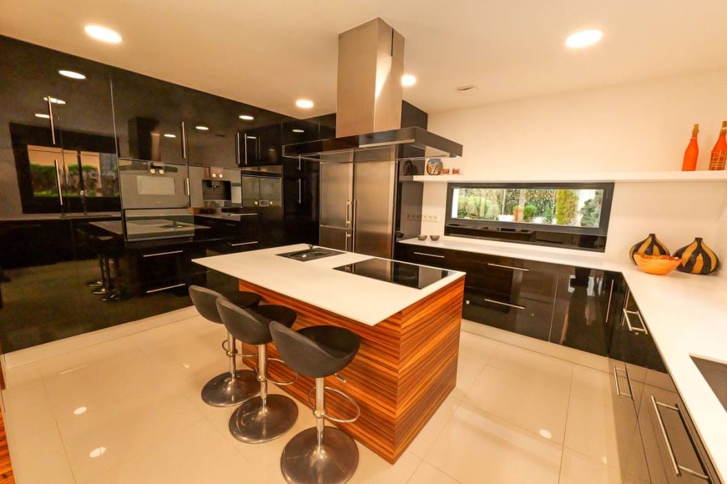 Superbe Villa de Luxe Neuve de 430 m2 à 100 m de la Mer à Torrevieja à Torrevieja — photo 12