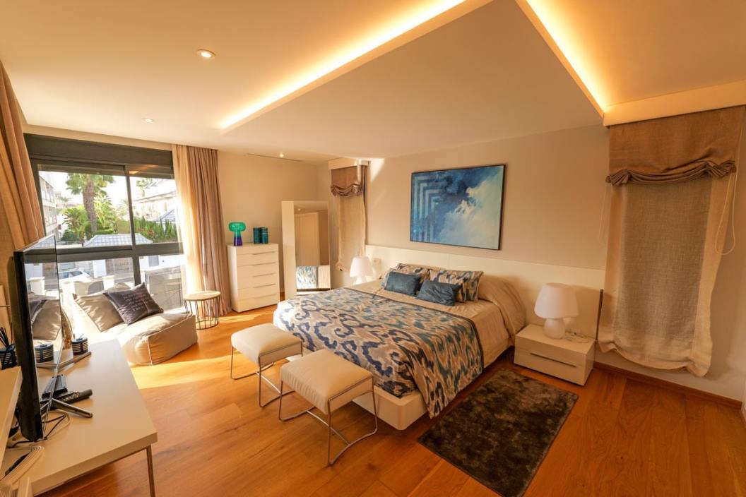 Superbe Villa de Luxe Neuve de 430 m2 à 100 m de la Mer à Torrevieja à Torrevieja — photo 17