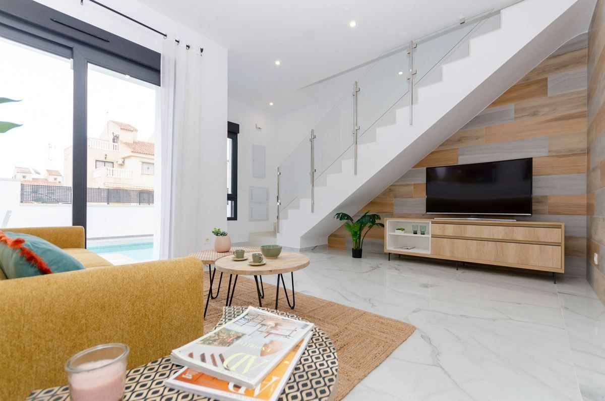 Très Belle Villa Neuve de 3 chambres à Torrevieja avec vue sur le Lac Rose à Torrevieja — photo 7
