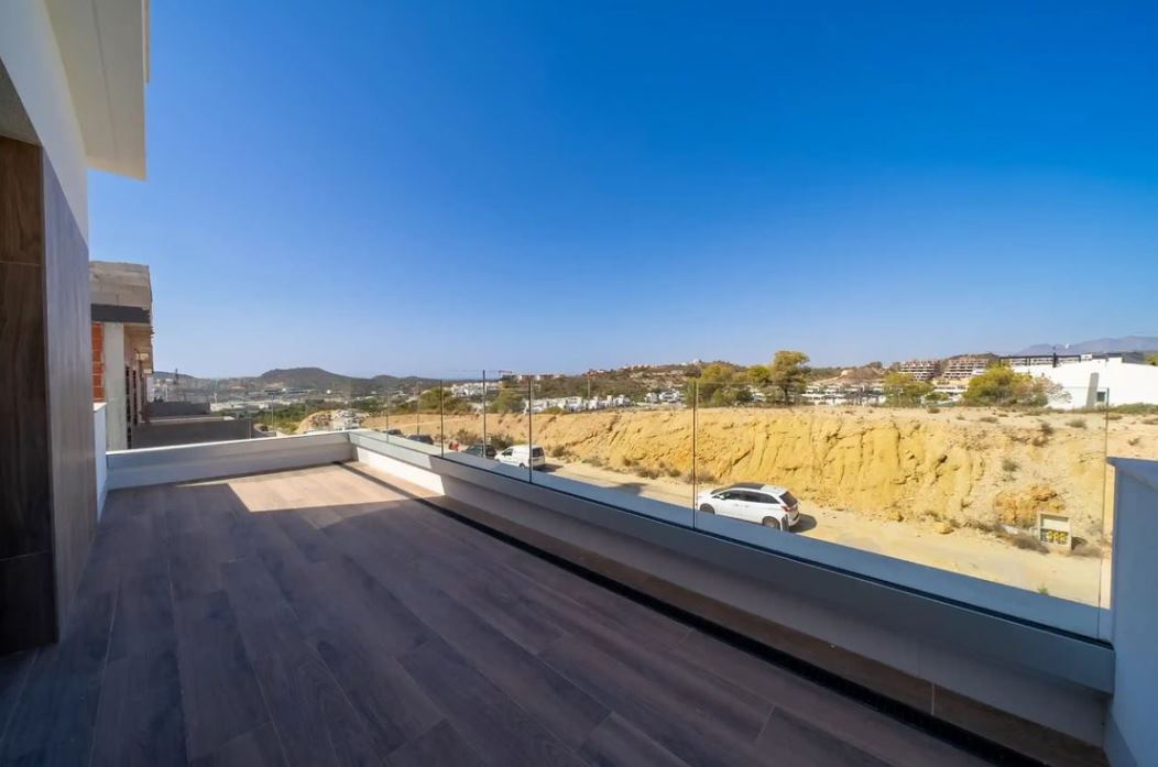 Superbe Villa Neuve de 129 m2 située sur les hauteurs de Benidorm à Finestrat — photo 5