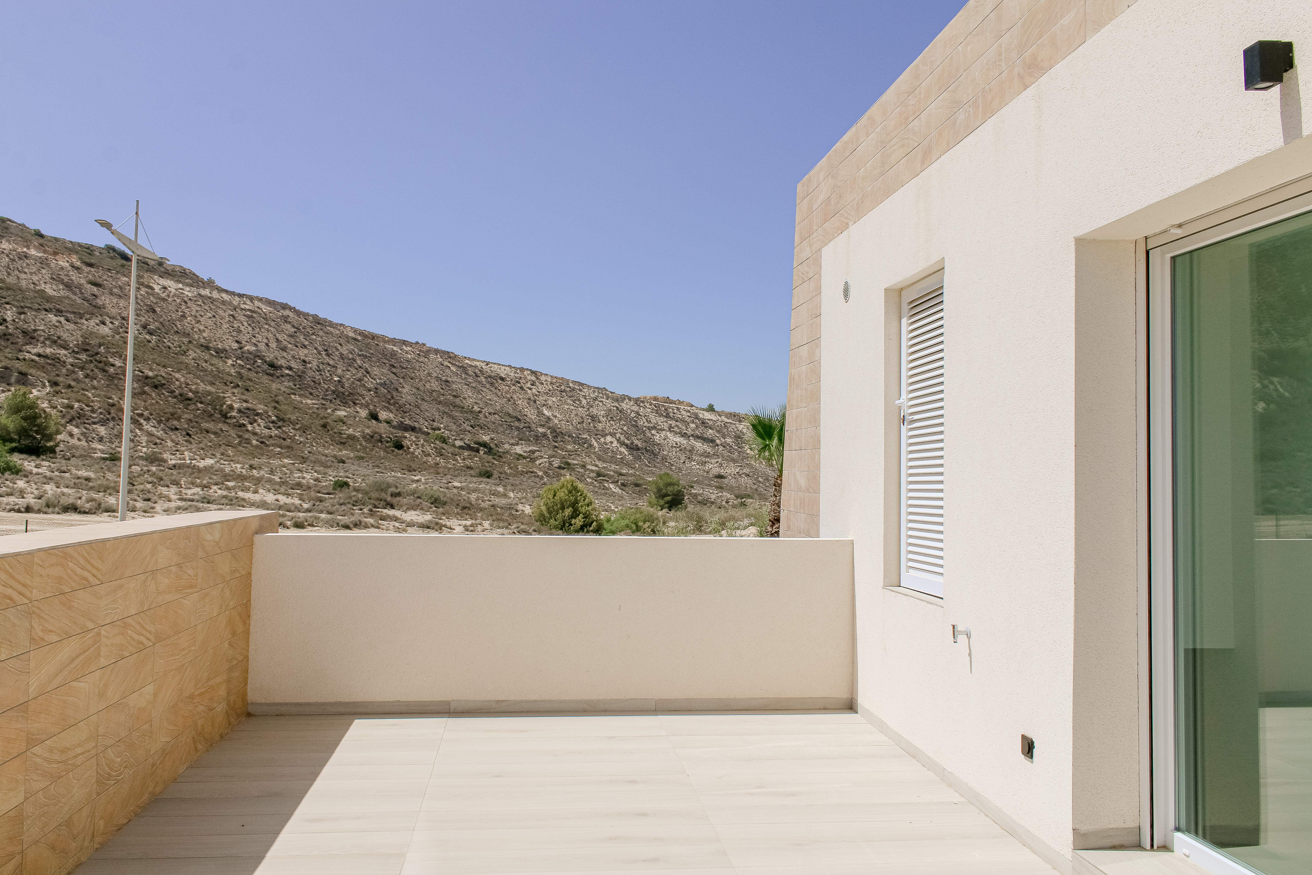 Superbe Maison Mitoyenne Neuve de 109 m2 avec sous-sol dans le Golf La Finca à Golf La Finca Resort — photo 25
