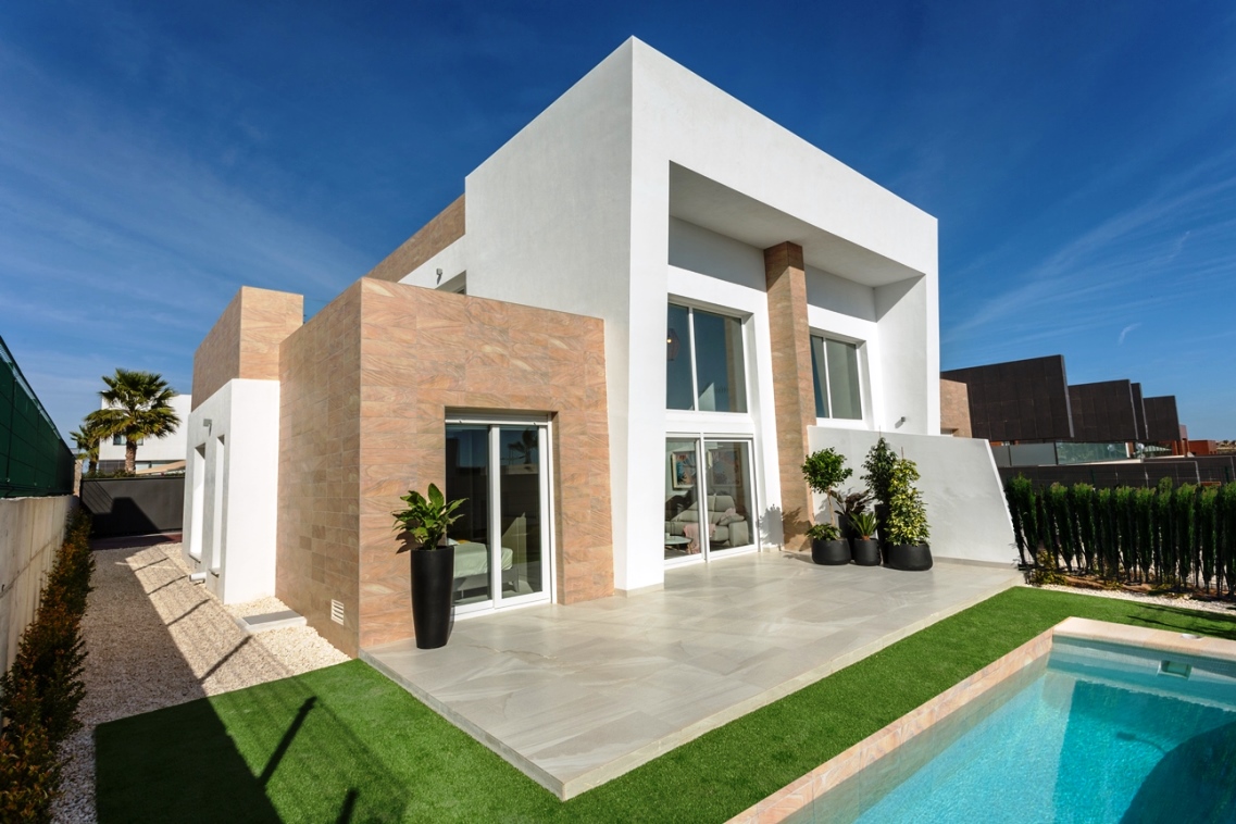 Superbe Maison Mitoyenne Neuve de 109 m2 avec sous-sol dans le Golf La Finca à Golf La Finca Resort