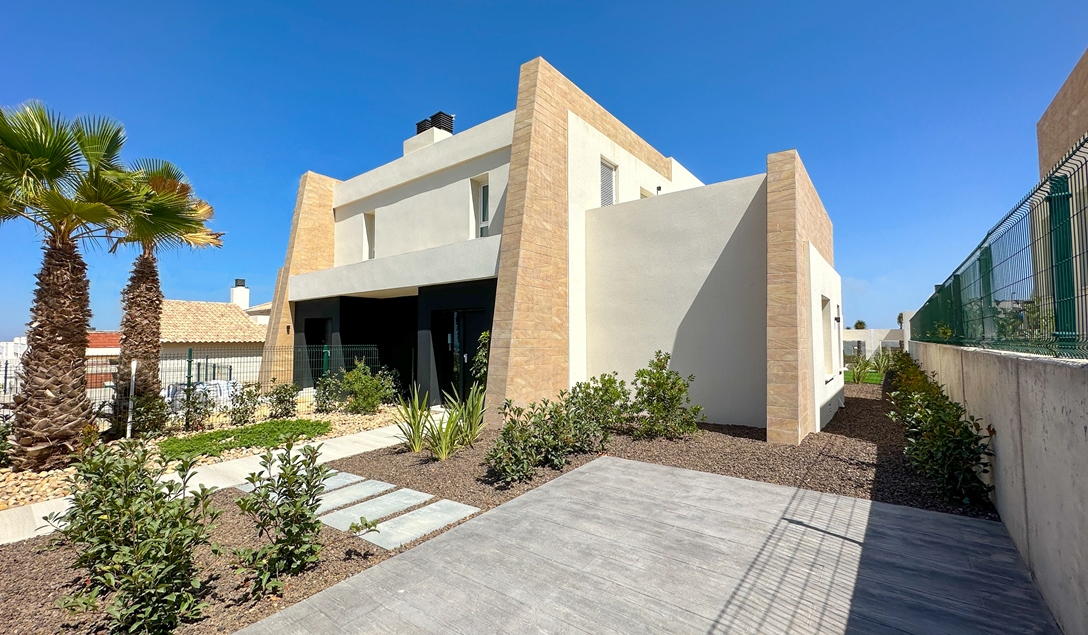 Superbe Maison Mitoyenne Neuve de 109 m2 avec sous-sol dans le Golf La Finca à Golf La Finca Resort — photo 4