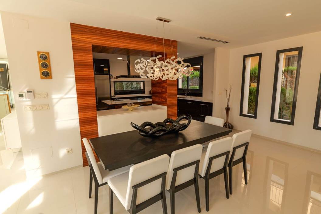Superbe Villa de Luxe Neuve de 430 m2 à 100 m de la Mer à Torrevieja à Torrevieja — photo 10