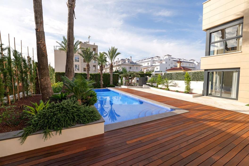 Superbe Villa de Luxe Neuve de 430 m2 à 100 m de la Mer à Torrevieja à Torrevieja — photo 7